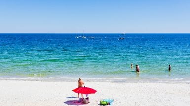 Parasol sur la plage de Carnac