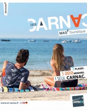 Cover of the Carnac tourism magazine 2020